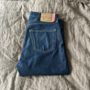 Acne jeans - Ett par acne studios jeans, köpta för 2200kr på acne studios i Stockholm. Storlek 31/30. Passar mig är ca 180cm. Fint skick.