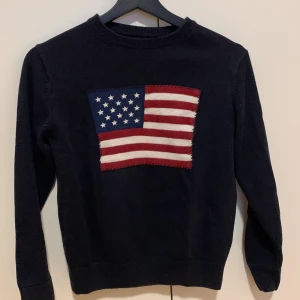 Blå GANT Sweater - Som ny, knappt använd, 11/12 år