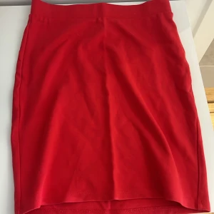 Kjol - Hämtas Tyresö eller frakt 