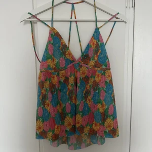 Zara linne - Super somrigt linne från zara som tyvärr aldrig kommit till användning!