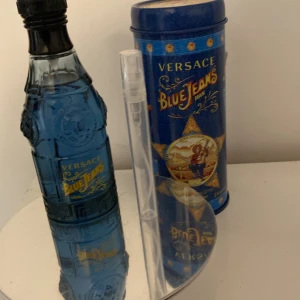 Versace blue jeans  - 100% äkta parfymer, skriv vid funderingar!