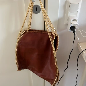 Väska - Oanvänd väska i nytt skick.