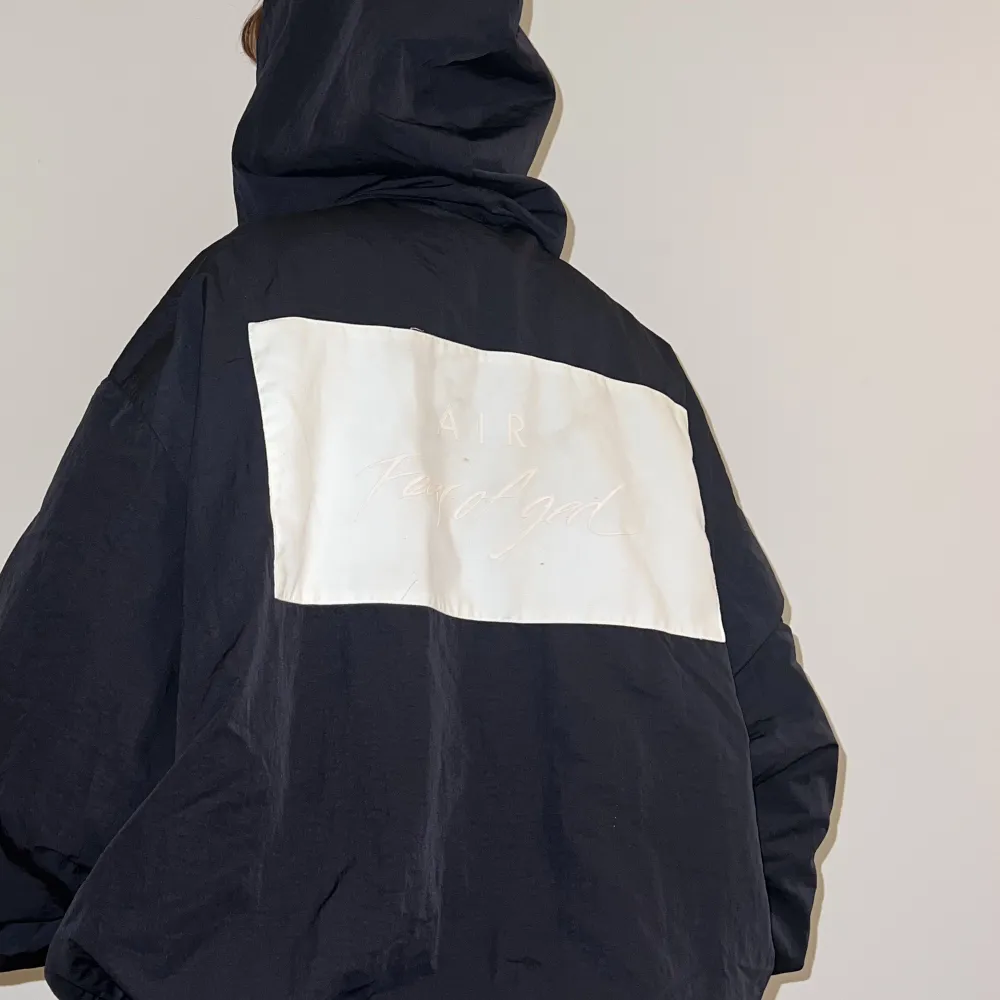 En oversized unisex windbreaker från Nike som jag använt ca 5 gånger, nyskick . Jackor.