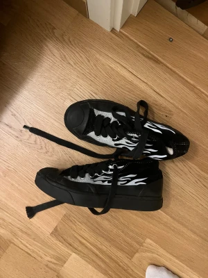 Asap nast x converse - Använd fåtal gånger! Kan mötas upp i Malmö eller frakta🐻