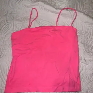 Säljer denna rosa linnet då jag inte använder den längre. Köpte den från Gina 