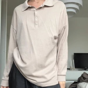 Zara tröja  - Superfin tröja från zara. Använd 1 gång 