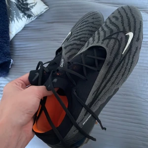 Fotbollskor 45 phantom gx elite - Nästan helt nya phantom gx 