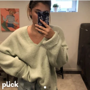 Stickad &otherstories tröja  - Älskar denna tröja men den får tyvär inte tillräckligt med användning. Endast använd 3-5 gånger! 