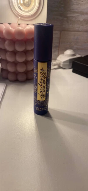 Yves rocher mascara - Säljer denna mascaran ifrån yves Roche som jag fick i deras julkalenďer. Har bara testat den och den ger mycket bra vloym