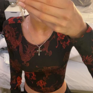 Topp - En topp som inte andväns knyts i ryggen bra skick ❣️