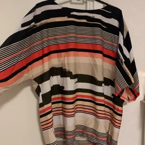 T-shirt  - Är andvänd några gånger. 