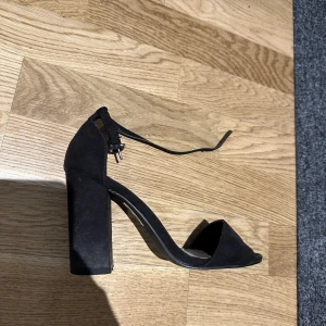 Klackskor - Nelly klackskor knappt använda då de är för höga för mig