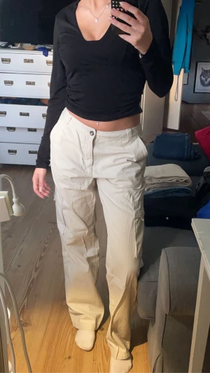 Cargopants - Ljusbeigea cargobyxor som sitter snyggt👌🏽 