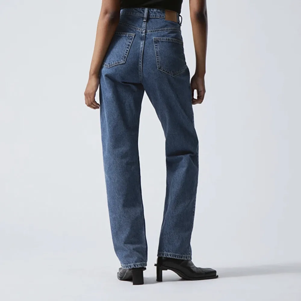 Helt nya Weekday jeans i modellen Rowe. Storlek 26/32. Aldrig använda pga fel storlek.. Jeans & Byxor.