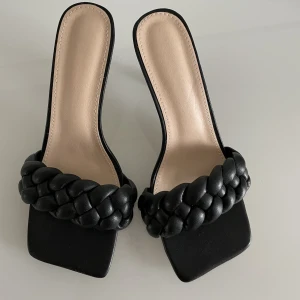 Flätade klackar  - Aldrig använda klackar. Storlek 37/38 