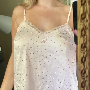 Linne - Super gulligt Linne näst intill oanvänd💗💗