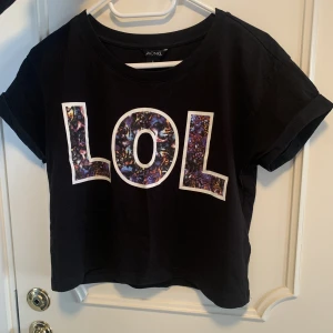 Magtröja - Magtröja i storlek S från monki