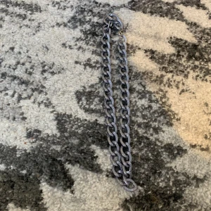 Silver halsband - Säljer mitt silver halsband riktigt silver har kvitto står ej för frakten