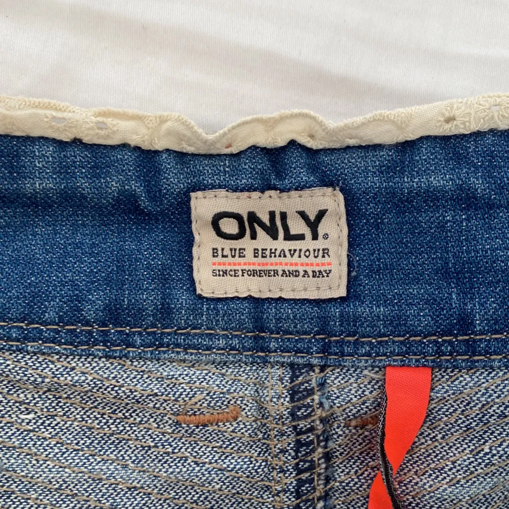 Jeans kjol från Only. Fint skick 💗. Kjolar.