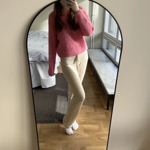 Soft goat byxor - Cashmerebyxor från soft goat i storlek S men passar Xs-m beroende på passform. Använda men fint skick, långa i benen. 100% cashmere, nypris 2295kr