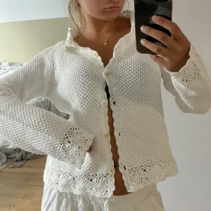Virkad kofta - Så söt köpt second hand!! Passar xs-m🫶
