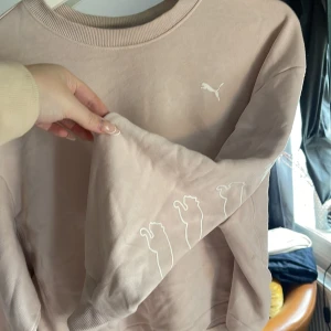 Puma tröja - Ljusrosa Puma tröja i strl S❤️