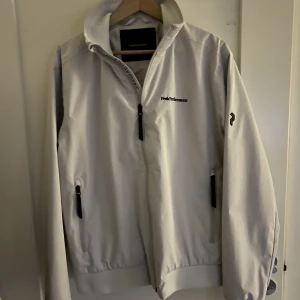 Peak performance jacka - Skick 8/10