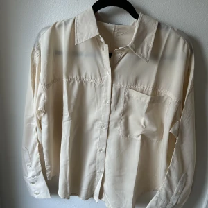 Blus - Oanvänd blus från gekås. Stor i storlek 