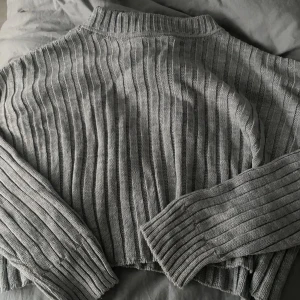 Stickad tröja - Söt stickad tröja perfekt till hösten från Madlady💖L men passar mig som är S, 100kr