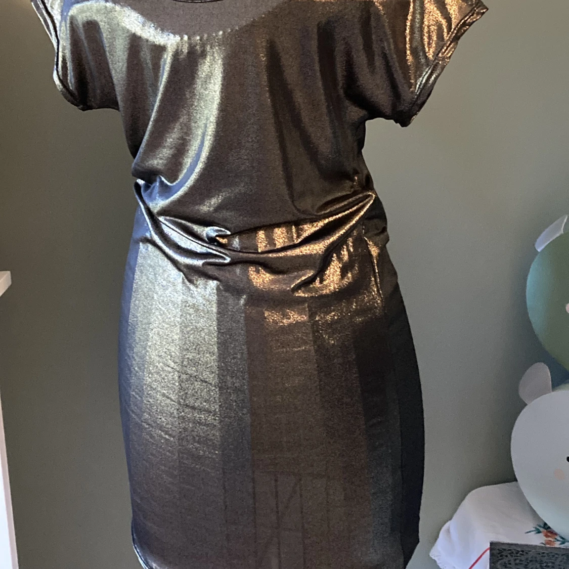 Kortklänning i metallic