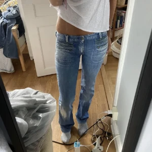 Diesel jeans  - Säljer dessa diesel jeans som är så sjukt snygga!! 😍 Bilderna är lånade!