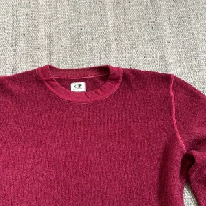 CP company knit  - Stickad tröja från cp company sjukt fet tröja! Size 48 passar dam S-M bäst funkar på herr xs-s! Rare tröja 