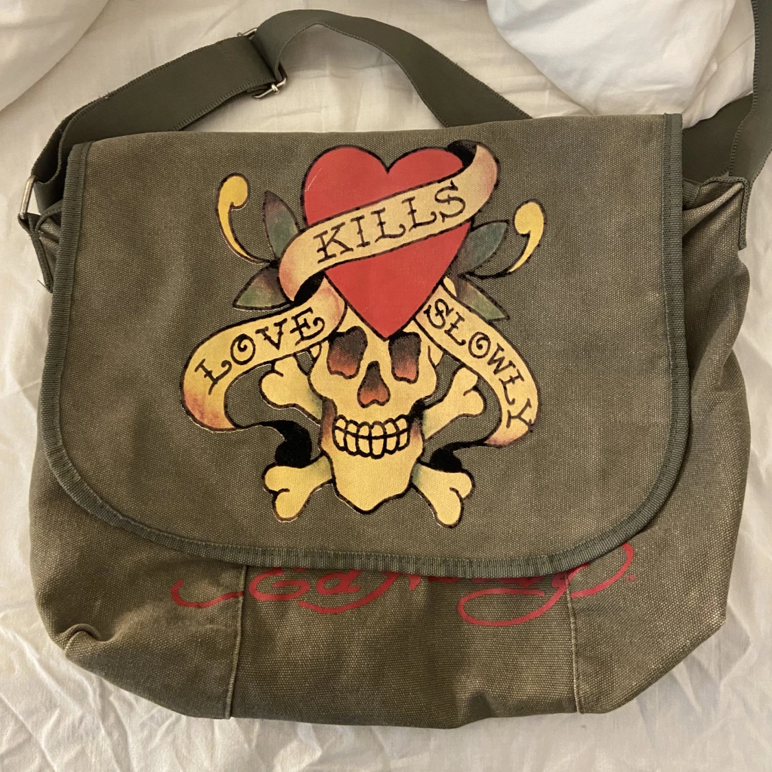 Grön Ed hardy väska