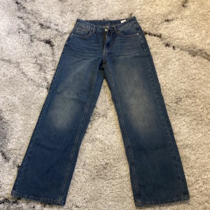 Vida Jeans - Säljer dom här eftersom dom inte kommer till användning och är försmå.