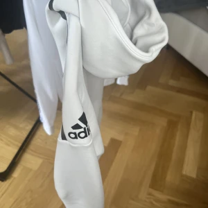 Adidas zip Hoodie jacket  - Storlek 34 Som ny