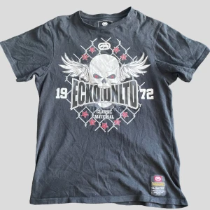 skitfet eckö / ecko unltd t-shirt - svårt att hitta coolare t-shirt! eckö unltd tee i size M. sitter perfekt. 
