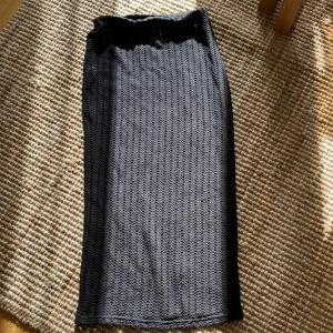 Strandkjol  - Supercool kjol som tyvärr inte kommit till användning, köparen står för frakten. 