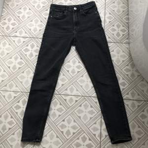 skinny fit, high waist jeans.  140cm, XS barn
