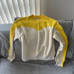 Tröja från other stories  - Säljer denna tröjan från other stories ❤️ använd en gång