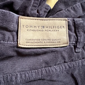 Tommy hilfiger Manchester byxor - Är mörkbruna men ser svartare ut på bilderna, utmärkt skick