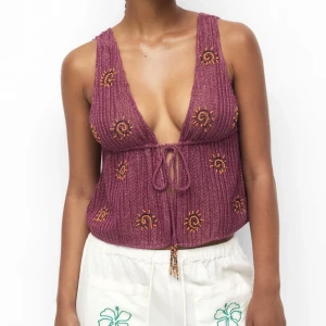 Rustik topp med broderi - Oanvänd så helt nyskick:)