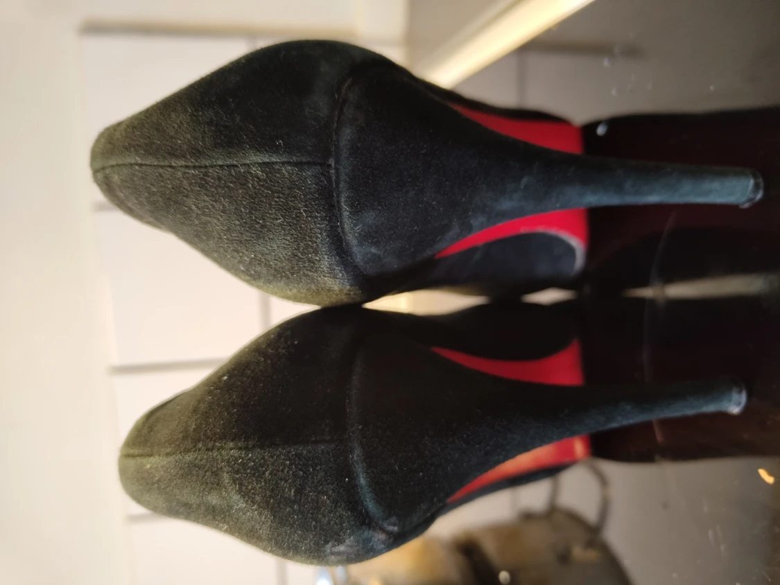 Christian Louboutin  - 90