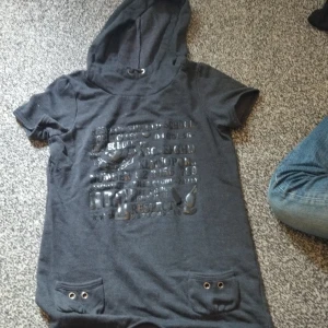  huvtröja - En lång skön hoodie med luvv