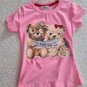 T -skirt  - Helt nya utan priss lapp 