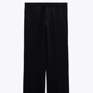 Lågmidjade kostymbyxor - Lågmidjade Kostymbyxor från Zara. Nypris 600, lite skrynkliga i tyget