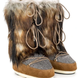 Päls moonboots - Säljer mina älskade moonboots! Så snygga till vintern och att ha i fjällen. Nypris ca 4000kr