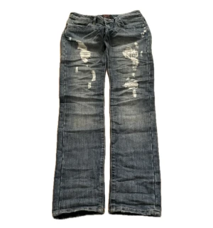 Straight Leg Crocker Jeans - Straight Leg fit Crocker jeans, strl 32, nyskick, använd görna köp nu!