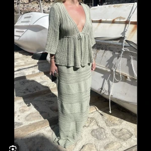 Sorella topp Djerf avenue  - Säljer min superfina top från Djerf avenue. Den är endast testad!🌸 stl M men passar nog L också beroende på hur man vill att den ska sitta!