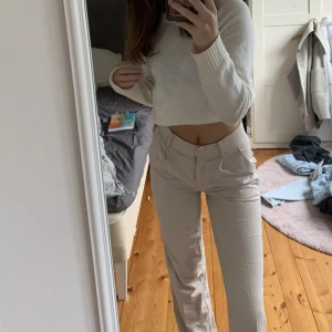 Kostymbyxor NA-KD - Beiga kostymbyxor från Nakd, jättesnygg passform!