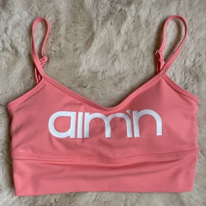 Sport bh från aim’n - Kuporna är vadderade men det går att ta bort.